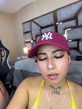 The_Bratzz_ live XXX chat