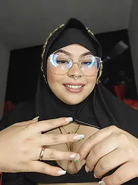 Elinaax Adlı Modelin Canlı XXX Sohbeti