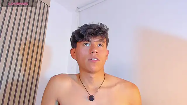 Angel_esteban_fx 即時 XXX 聊天