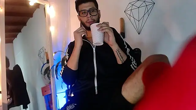 Show modela Colby_brown03 na web-kameri