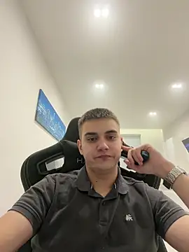 WARDEN_wn Webbikameraesitys