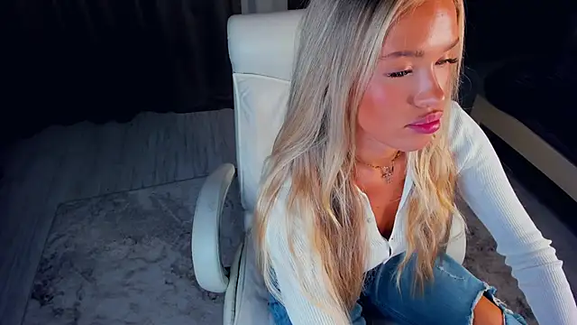 MarhtaRisper webcam show