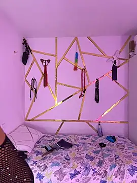 Show modela YOURSDEBORA na web-kameri