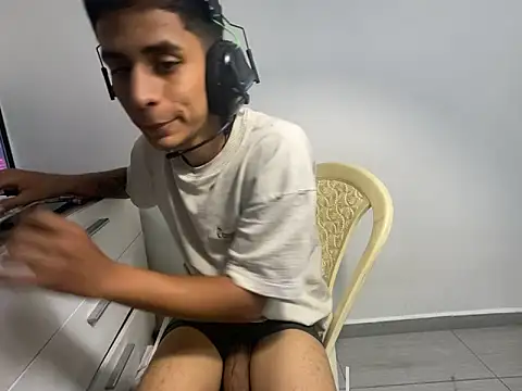 Max_TheHorseDick Show Webcam