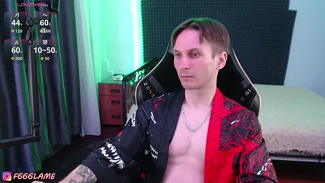 Chat XXX ao vivo de F666LAME