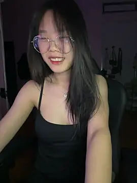 Emely-lysea – Naživo XXX chat