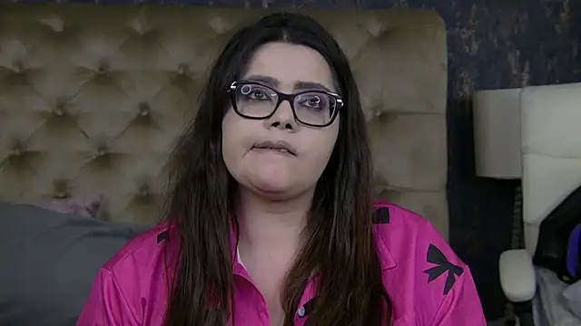 AriaRussell লাইভ XXX চ্যাট