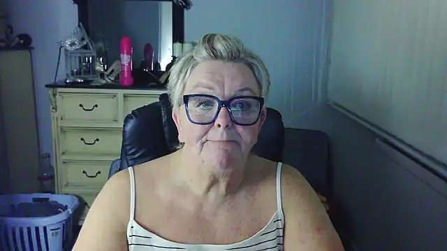 BridgetBlueEyesのライブXXXチャット