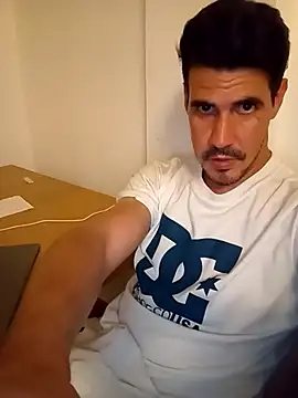 halfArabhalfspanish webcam show