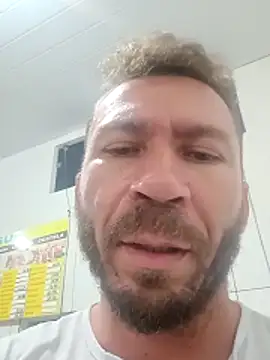 RobertoLuiz84 live XXX chat