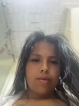 Show modela HannaBeuty33 na web-kameri