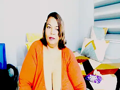 XXX chat uživo modela Sassy_Tassy