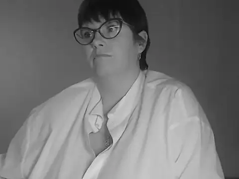 SneakyMiky Live XXX Chat