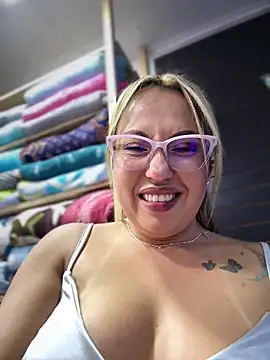 แชท XXX สดของ VIOLETA-25_