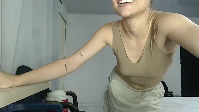 Chat +18 de LittleCheerry69 ao vivo