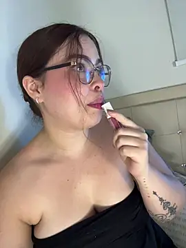 Lizzy_R élő XXX-chatje