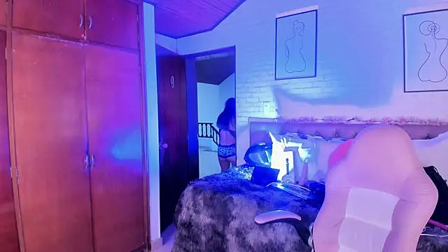 Kitty_Pam's Live XXX Chat