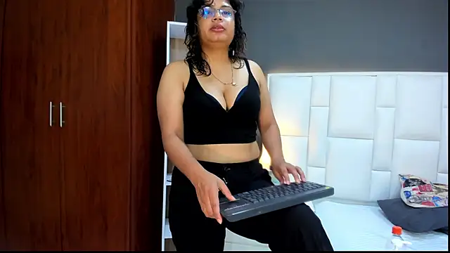 yeral2017's Live XXX Chat