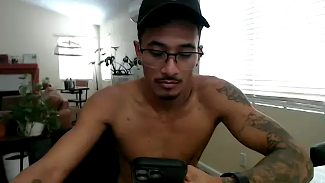 tanjir020 Show in webcam