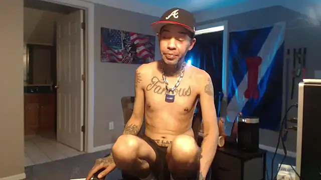 Michigan9000 Chat XXX in diretta