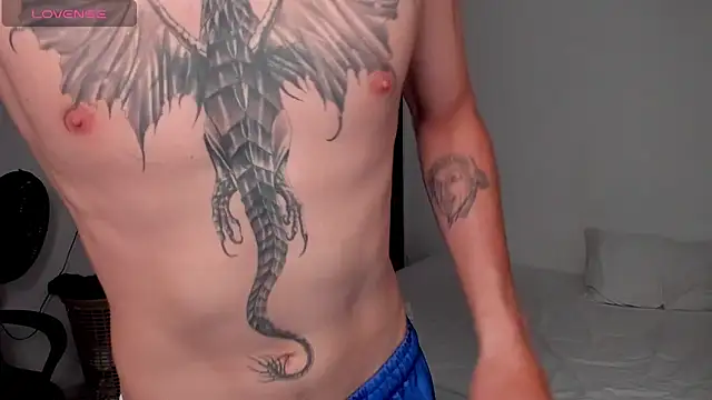 JhonLeving Show in webcam