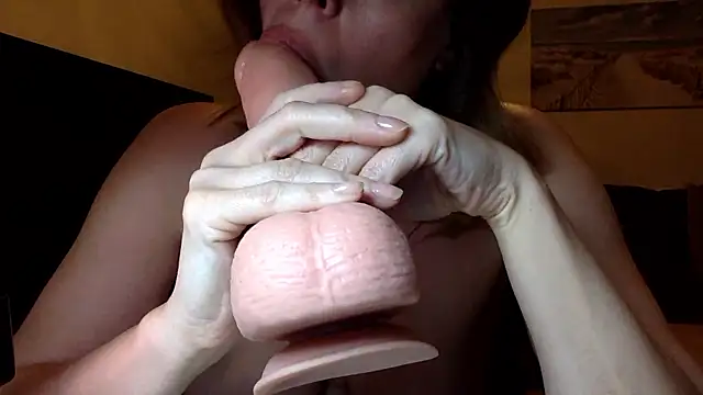 ElizabethArden42-'s Live XXX Chat