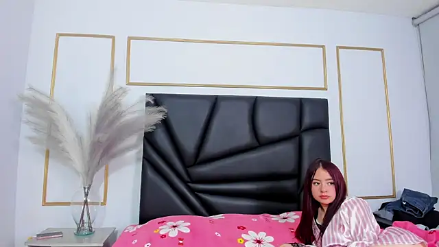 Kenji_n_Rousse Show in webcam