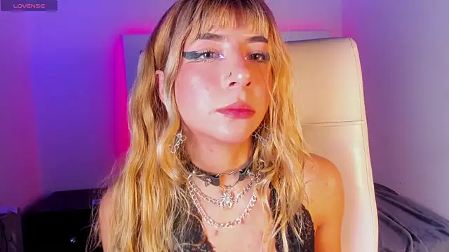 adhalee_js – Naživo XXX chat