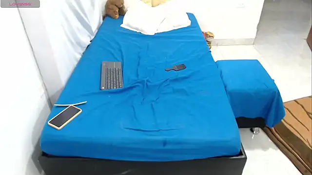 LAURA_Foxht 现场XXX聊天