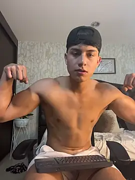 Lander_Cruz Show in webcam