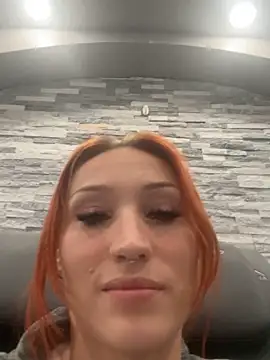 ThornsandHoney: διαδικτυακό σόου στην κάμερα