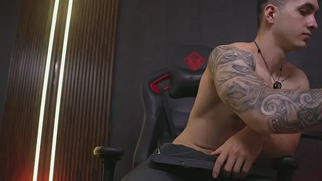 JacksonOlsenn Live XXX-chat