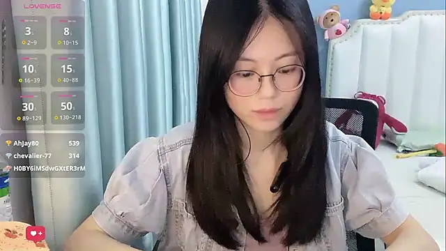 Luna-666 在線直播表演