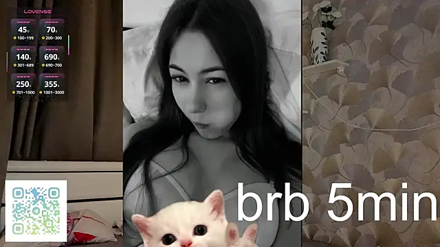 DaynaMacha's Live XXX Chat