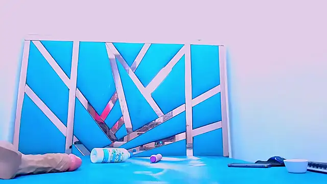 shantal_dirty_ts: διαδικτυακό σόου στην κάμερα