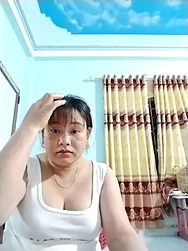 Moubie1n Live XXX chat