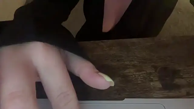 mira_mmira webkamerás műsora