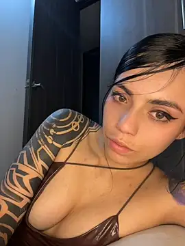 i_am_nina_ Live XXX-Chat