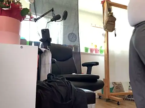 bigshh8 Show in webcam