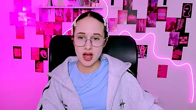 Chat XXX en directo de mona_cloud