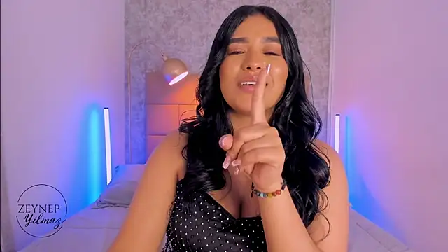 Chat +18 de ZeynepYilmaz ao vivo