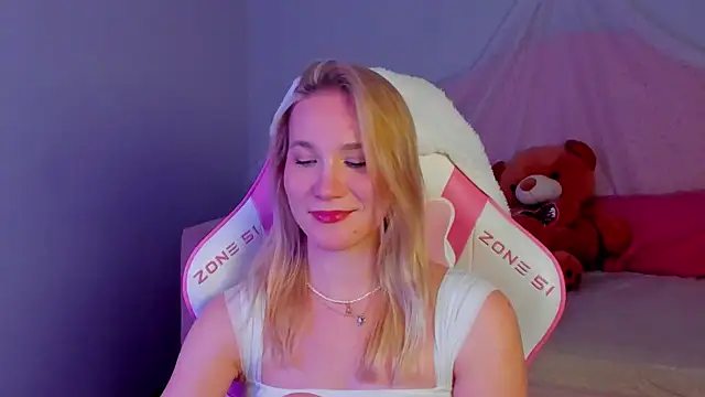 ElaraVoltage's Live XXX Chat