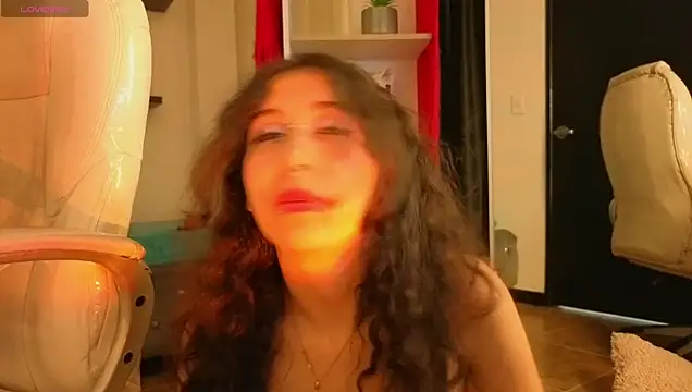 Miniadelf élő XXX-chatje