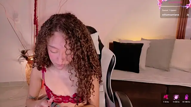 ChloeMoreti's Live XXX Chat