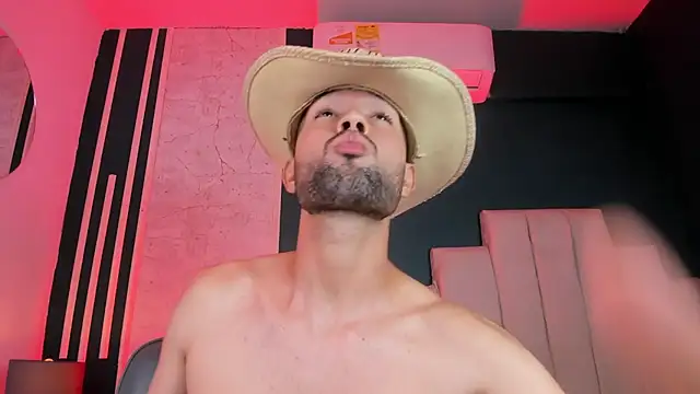Ian_Valenti Live XXX-Chat