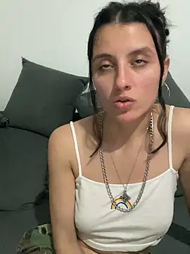 Chat +18 de MiaaLunaa ao vivo