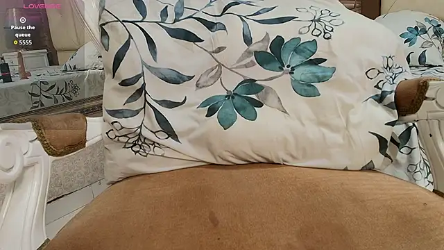 Miladiosa élő XXX-chatje