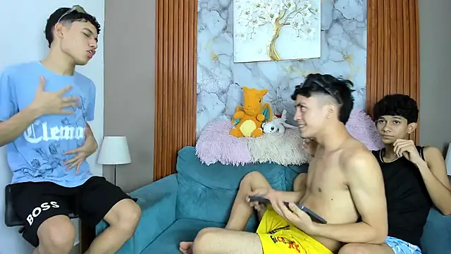 AVENGER_BOYS2026 Adlı Modelin Canlı XXX Sohbeti