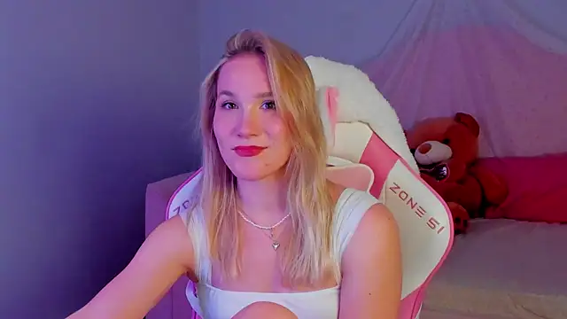 ElaraVoltage's Live XXX Chat