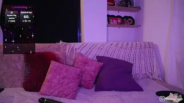 dark__nymph: διαδικτυακό σόου στην κάμερα